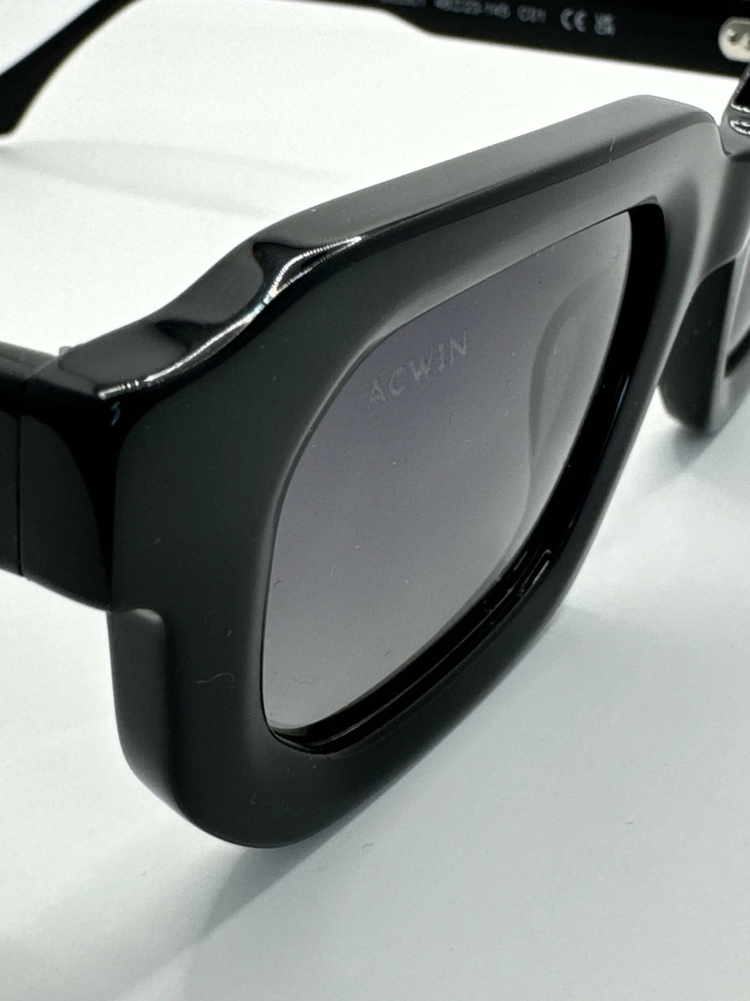nuevas-gafas-de-sol-levante-tendencia-urbana-elegante