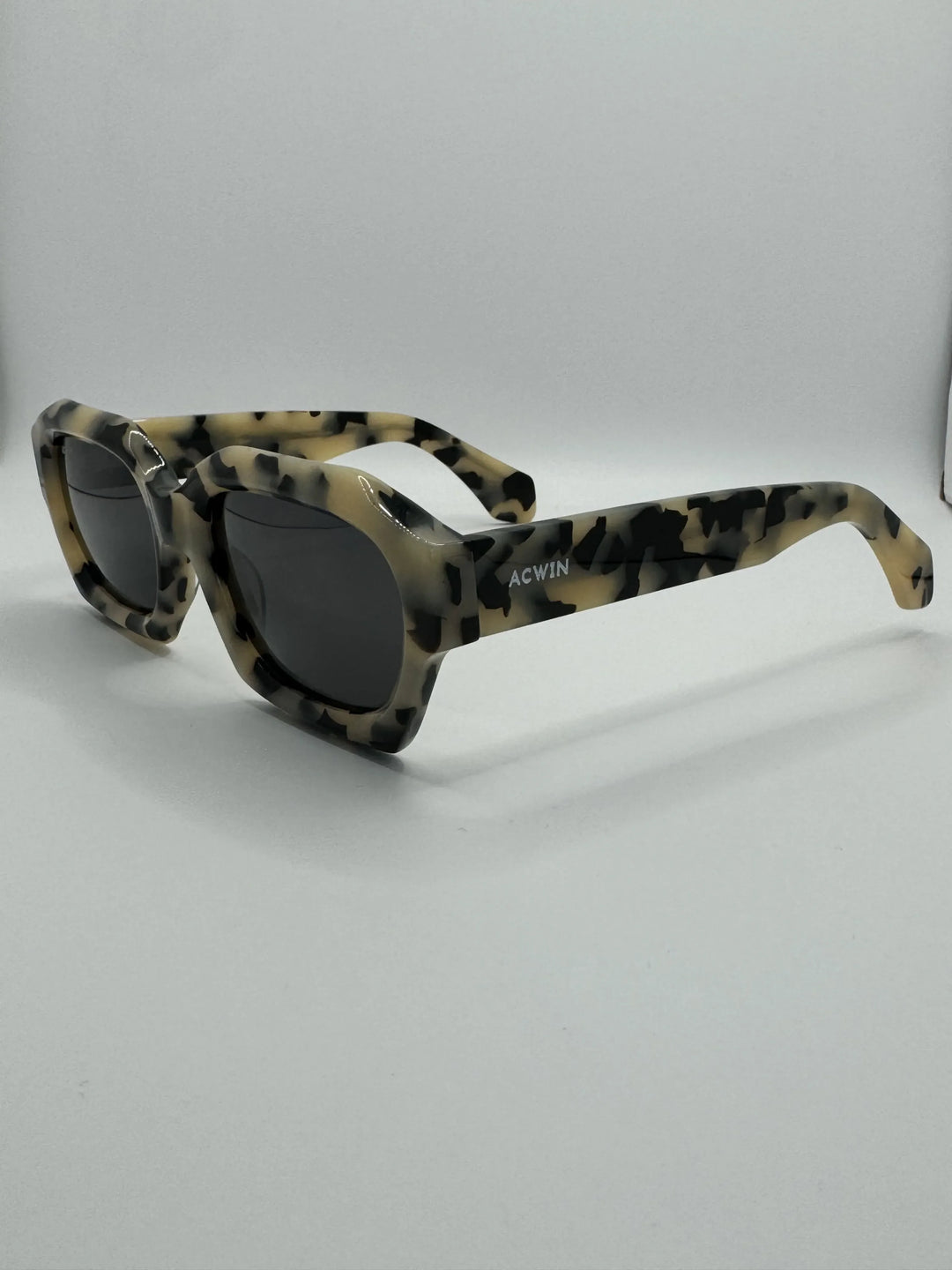 comprar-gafas-de-sol-caleta-carey-montura-gruesa