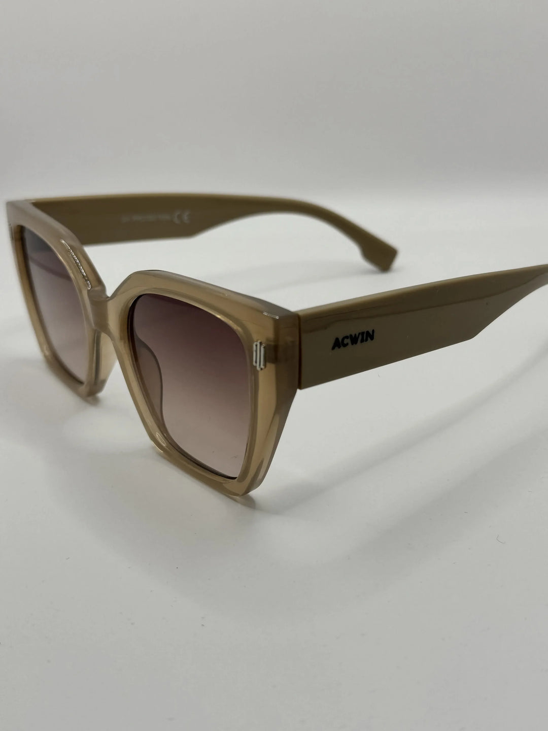 comprar-gafas-de-sol-javea-beige-translucido-montura-pasta