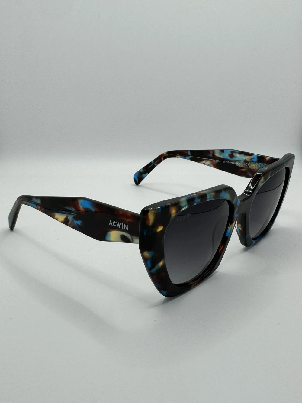 gafas-de-sol-villajoyosa-bicolor-vista-lateral-detallada