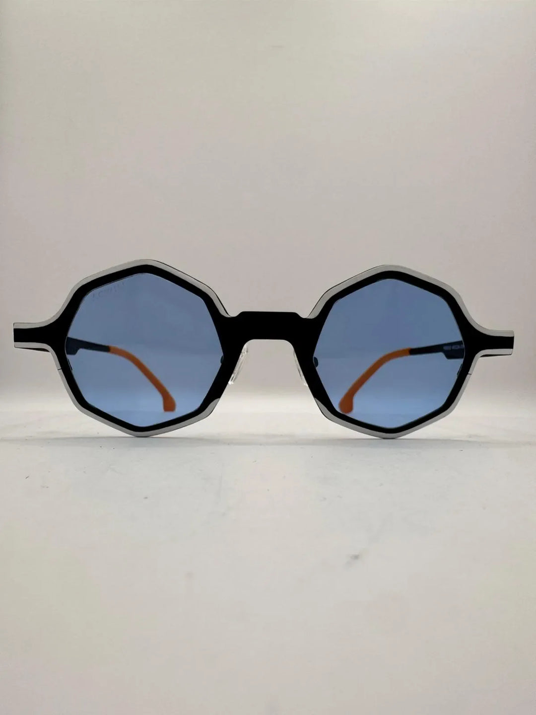 Gafas de sol Titanio Elba vista frontal lentes degradadas azules