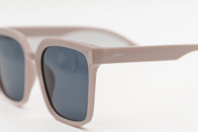 Gafas de sol ACWIN Betty color beige nude de estilo cuadrado oversize para niños y niñas. - Vista 3