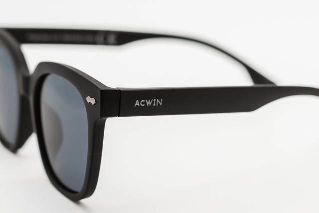 Gafas de sol ACWIN Milu en color negro mate con forma cuadrada clásica estilo wayfarer. - Vista 3