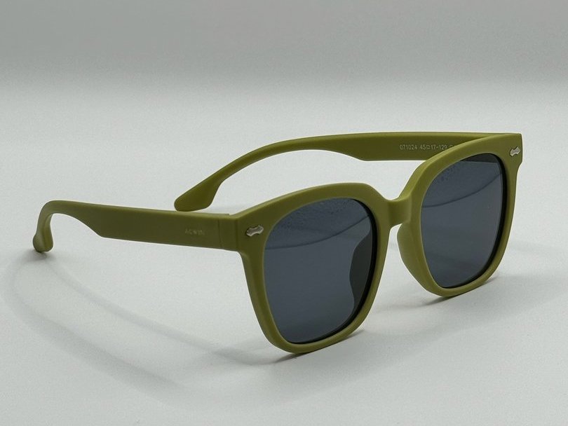 Gafas de sol ACWIN Viki en color verde oliva caqui con montura cuadrada de bordes suavizados. - Vista 2