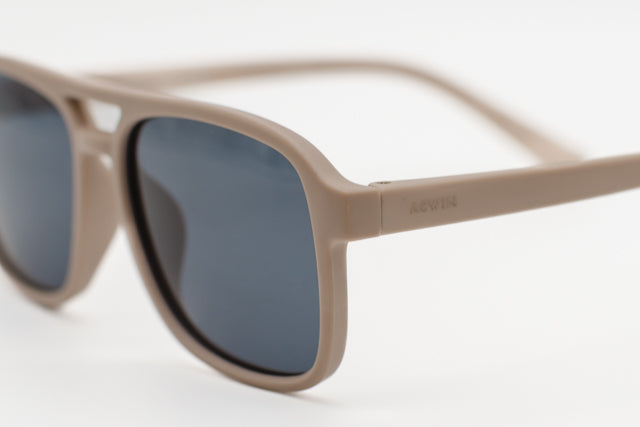 Gafas de sol ACWIN Yongy en color camel arena con diseño tipo aviador y doble puente frontal. - Vista 3