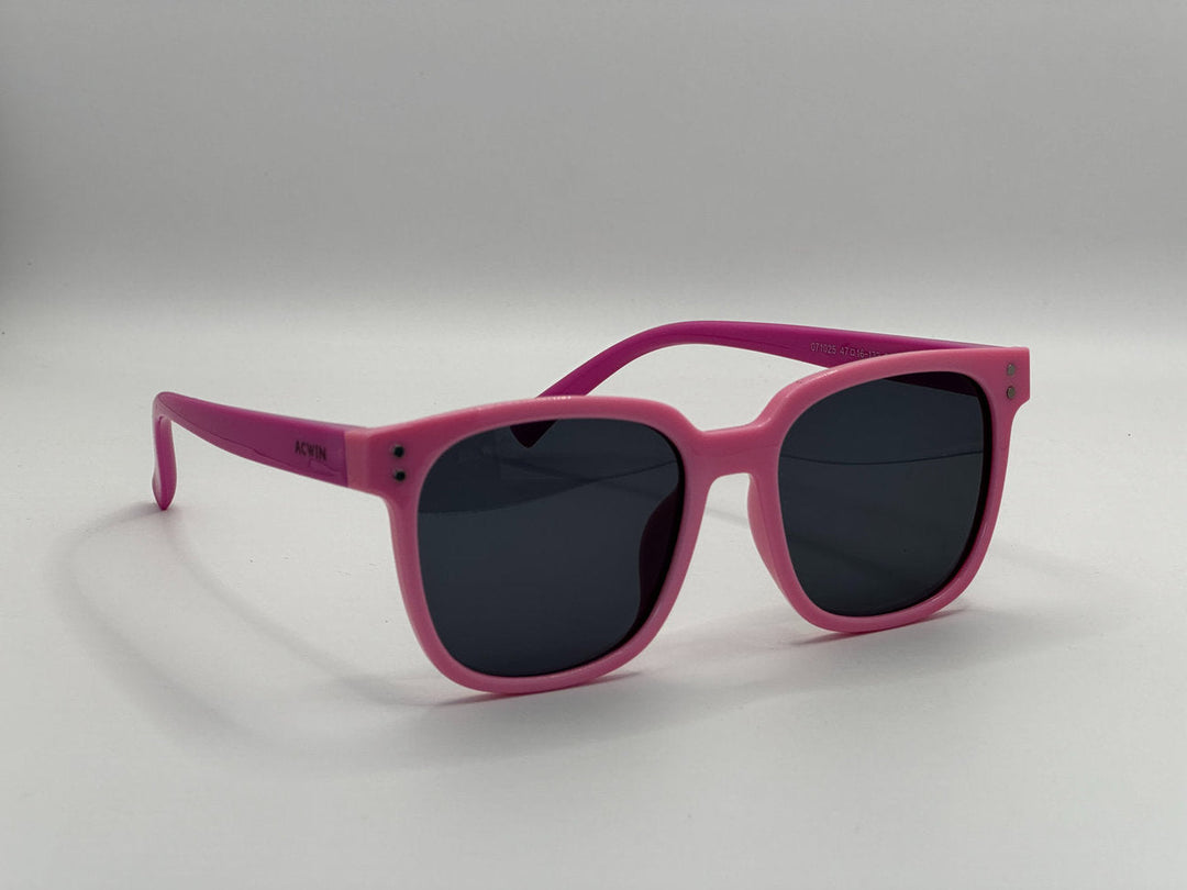 Gafas de sol infantiles ACWIN Alba en color rosa fucsia con montura cuadrada redondeada y lentes oscuras. - Vista 3