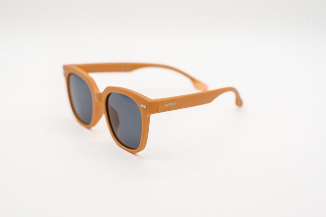 Gafas infantiles ACWIN Duna en color camel mostaza con diseño de montura redondeada tipo pantalla. - Vista 2