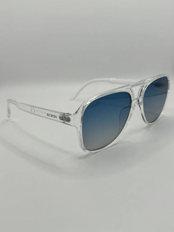 Gafas de sol modelo Agua Marina con montura efecto cristal y doble puente.