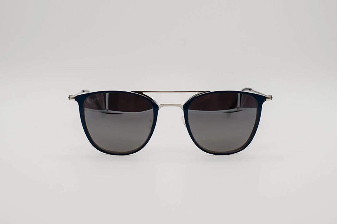 Vista frontal gafas de sol Buenos Aires estilo aviador moderno con aros azules y metal plateado.