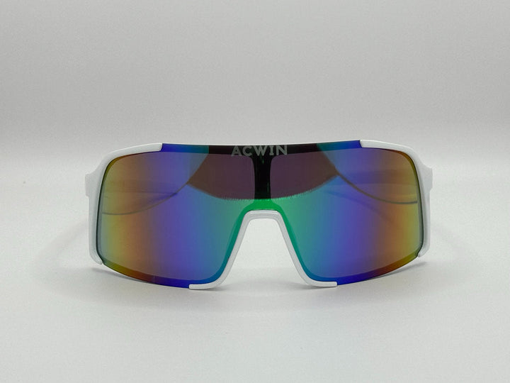 Vista frontal de las gafas deportivas ZAFIRO con lente espejo azul intenso y montura negra.