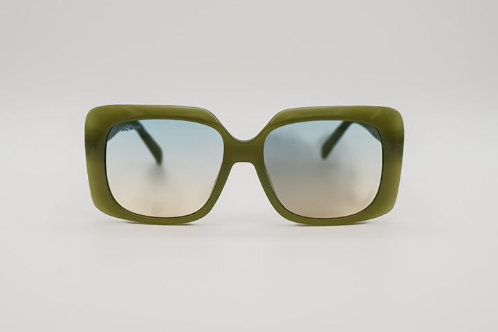 Vista frontal gafas de sol Edimburgo cuadradas oversize verde oliva con lentes degradadas azul y naranja.