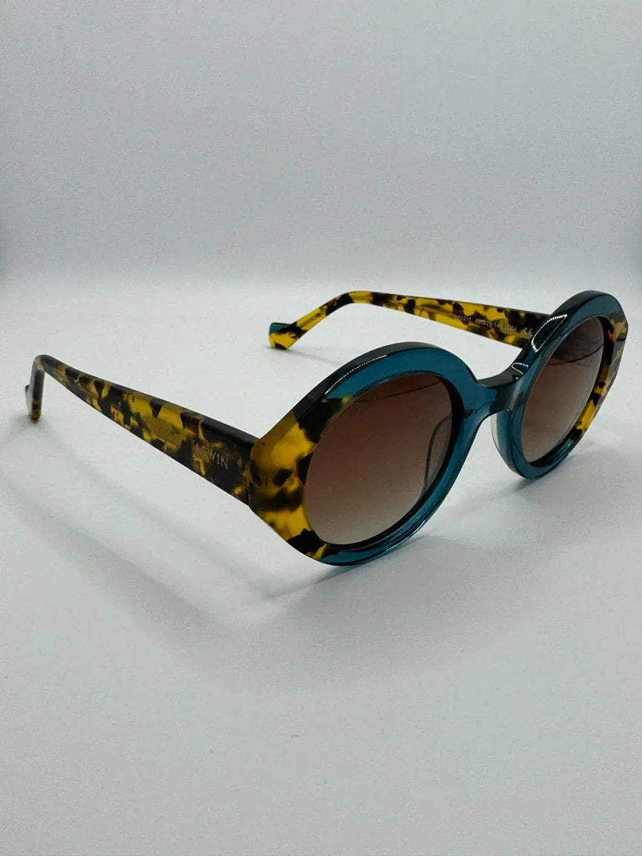 Gafas de sol con lentes redondas y montura exterior gruesa y geométrica modelo Granadella.