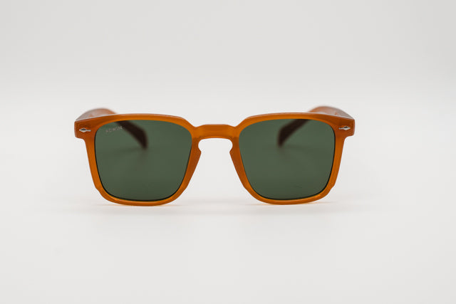 Vista en perspectiva gafas de sol Marrakech cuadradas color naranja ámbar translúcido.