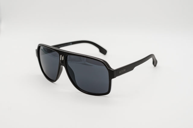 Vista frontal recta del modelo Napoles destacando el detalle plateado en el puente.