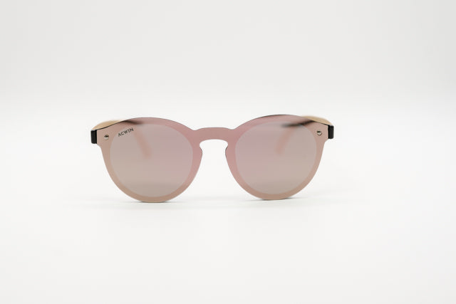 Vista en perspectiva gafas de sol San Francisco frontal negro varillas madera y lente espejo verde.