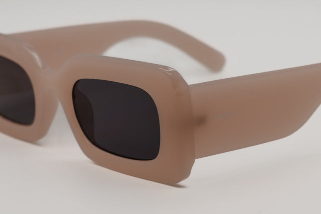 Detalle macro de la textura mate y el grosor de la varilla del modelo Sevilla.