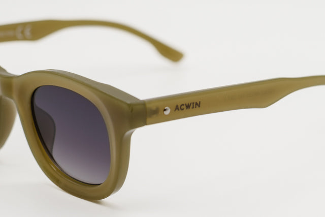 Detalle macro de la textura mate y el remache plateado del modelo Tokio.