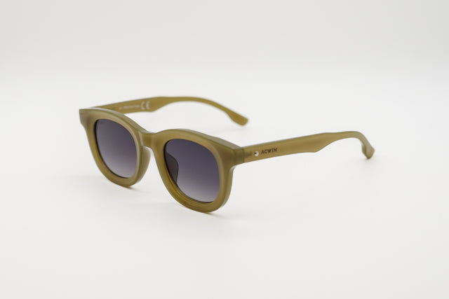 Vista frontal recta de las gafas de sol Tokio resaltando su acabado mate.