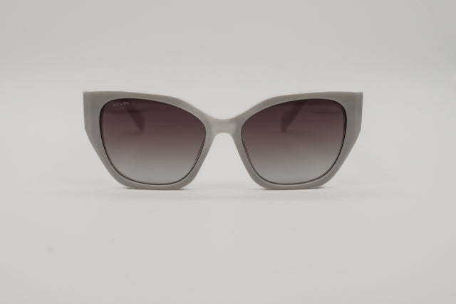 Vista en perspectiva gafas de sol Veracruz cat-eye oversize en blanco satinado.