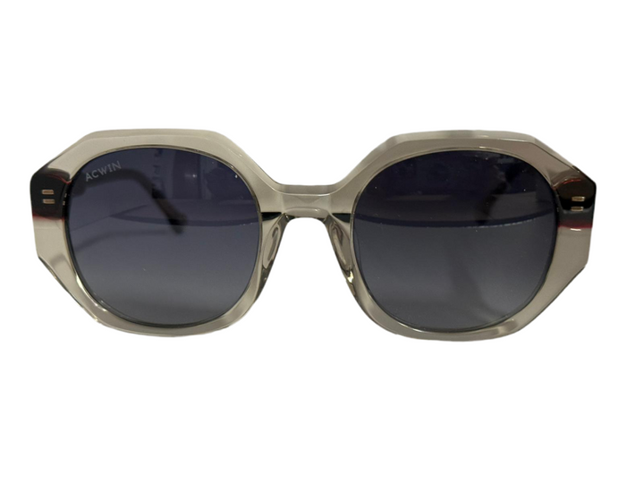 Gafas de sol de mujer vista frontal geometrica superios y semicircular parte inferior