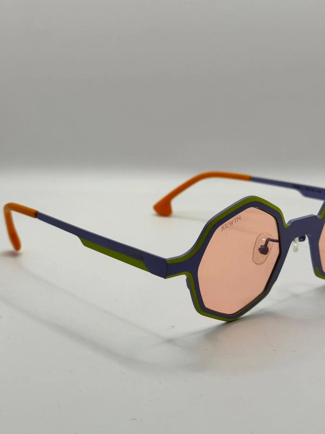 Gafas de sol Titanio Ischia perspectiva azul pastel 01