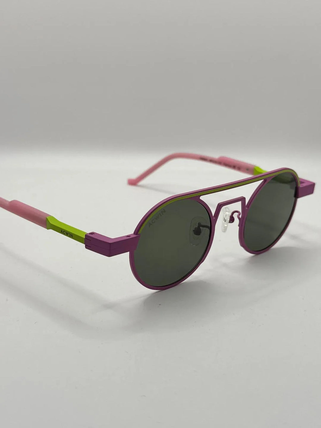 Gafas de sol Titanio Milos perspectiva rosa y neon