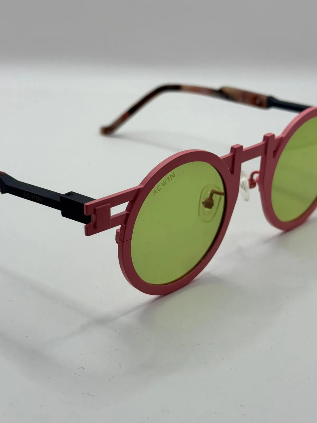 Gafas de sol Titanio Naxos perspectiva lentes verdes 02