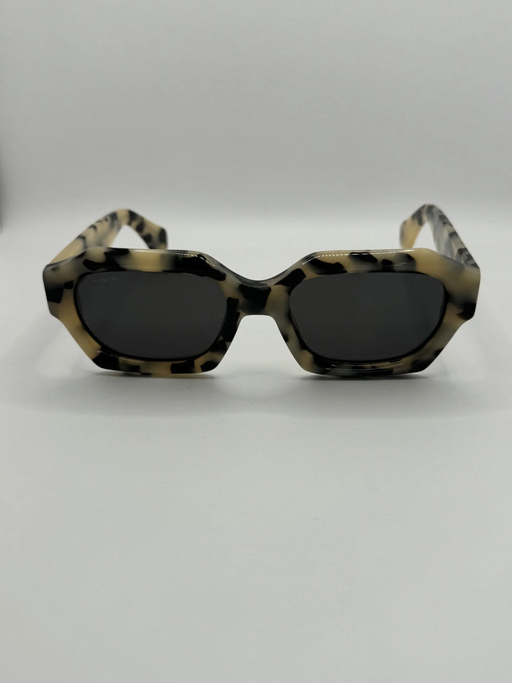 gafas-de-sol-caleta-carey-vista-perspectiva-premium