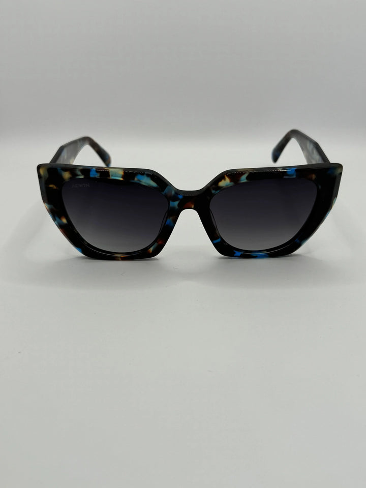 nuevas-gafas-de-sol-villajoyosa-estilo-vanguardista-azul