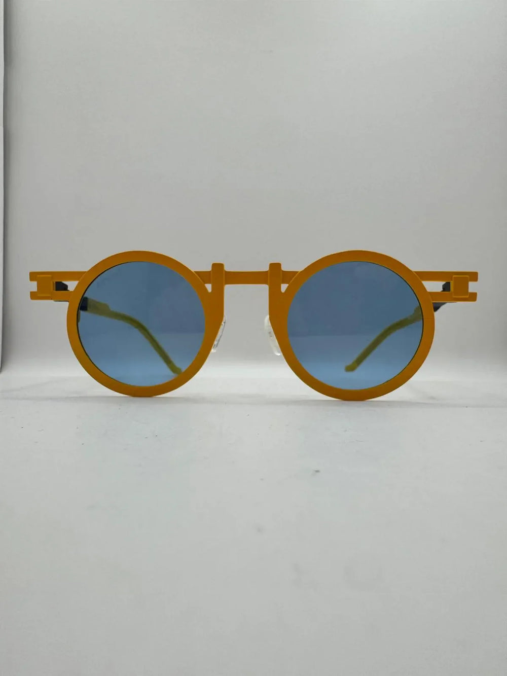 Gafas de sol Titanio Paros perspectiva y negro 01