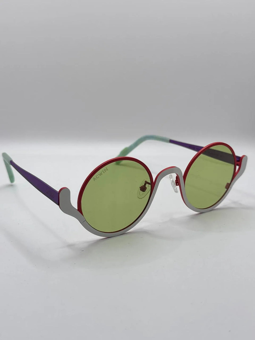 Gafas de sol Titanio Salina vista frontal y plateado 01