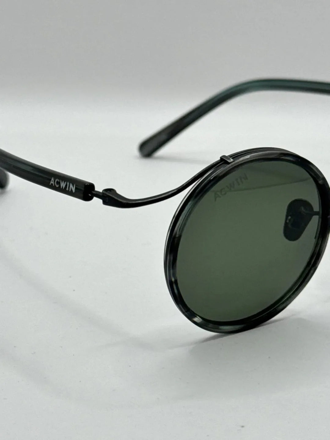 Gafas de sol Titanio Santorini perspectiva lentes verdes 02