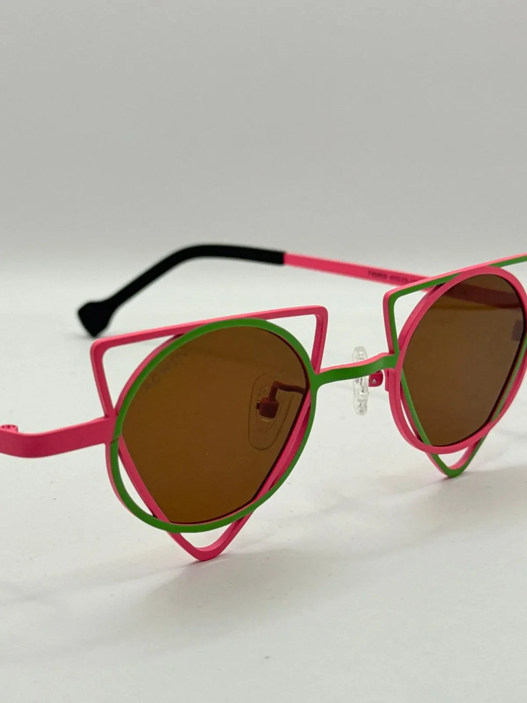 Gafas de sol Titanio Syros perspectiva futurista comprar online